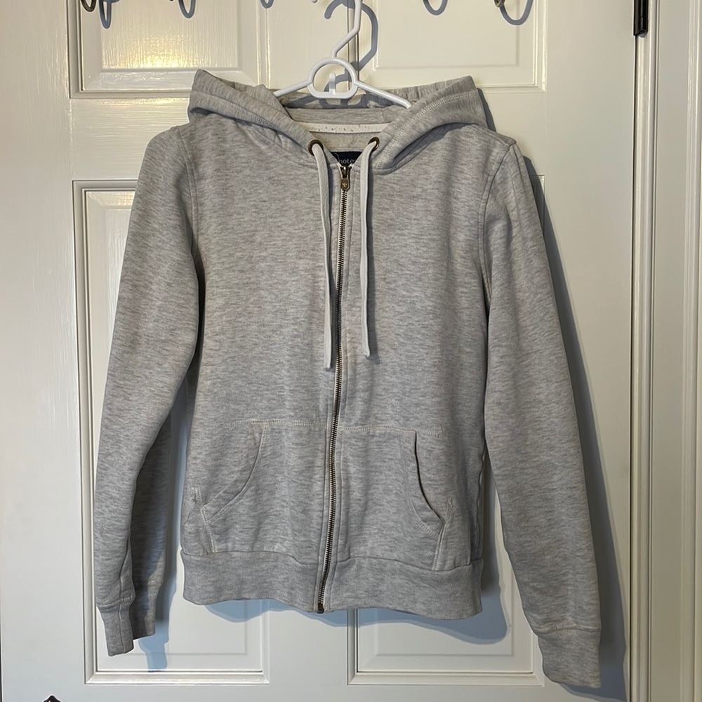 Comfy gray zip up— small